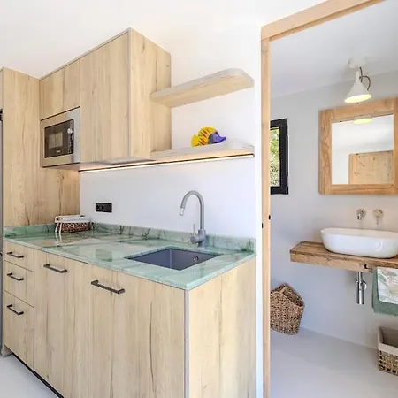 Stylish Villa, Stunning Views In