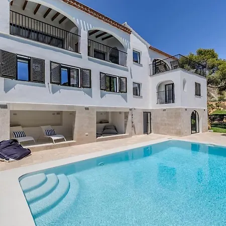 Stylish Villa, Stunning Views In Villa *