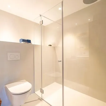 Villa Stylish Villa, Stunning Views In
