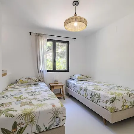 Stylish Villa, Stunning Views In Villa *